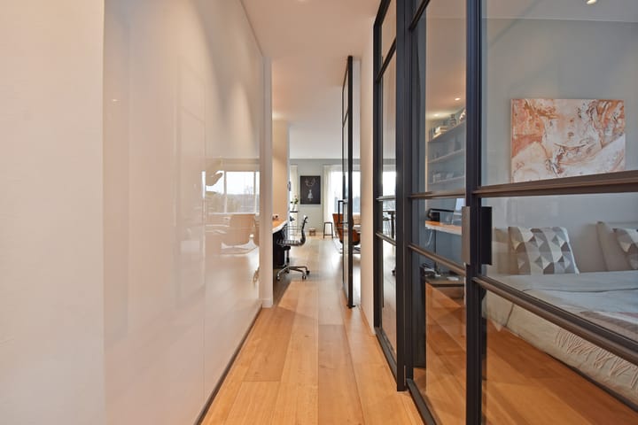 Photo 33 of Laan van Poot 391