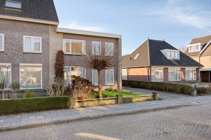 Photo 3 of Reenstraat 5