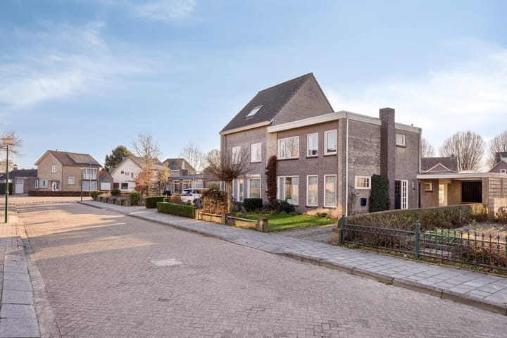 Photo 4 of Reenstraat 5