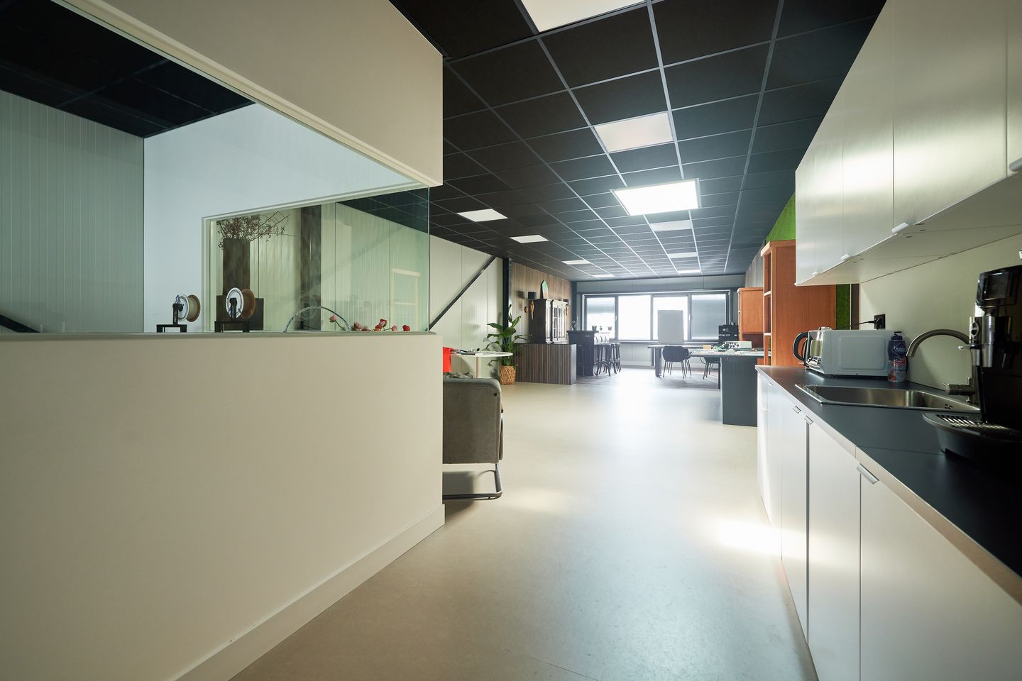 View photo 3 of Handelsweg 5-A