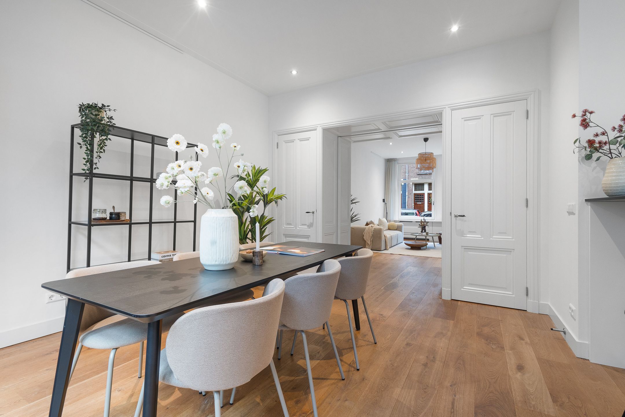 Photo 18 of Valeriusstraat 145-E