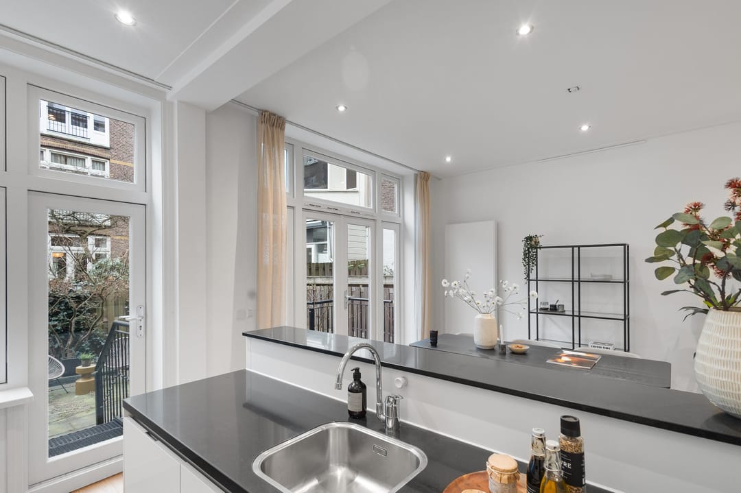 Photo 28 of Valeriusstraat 145-E