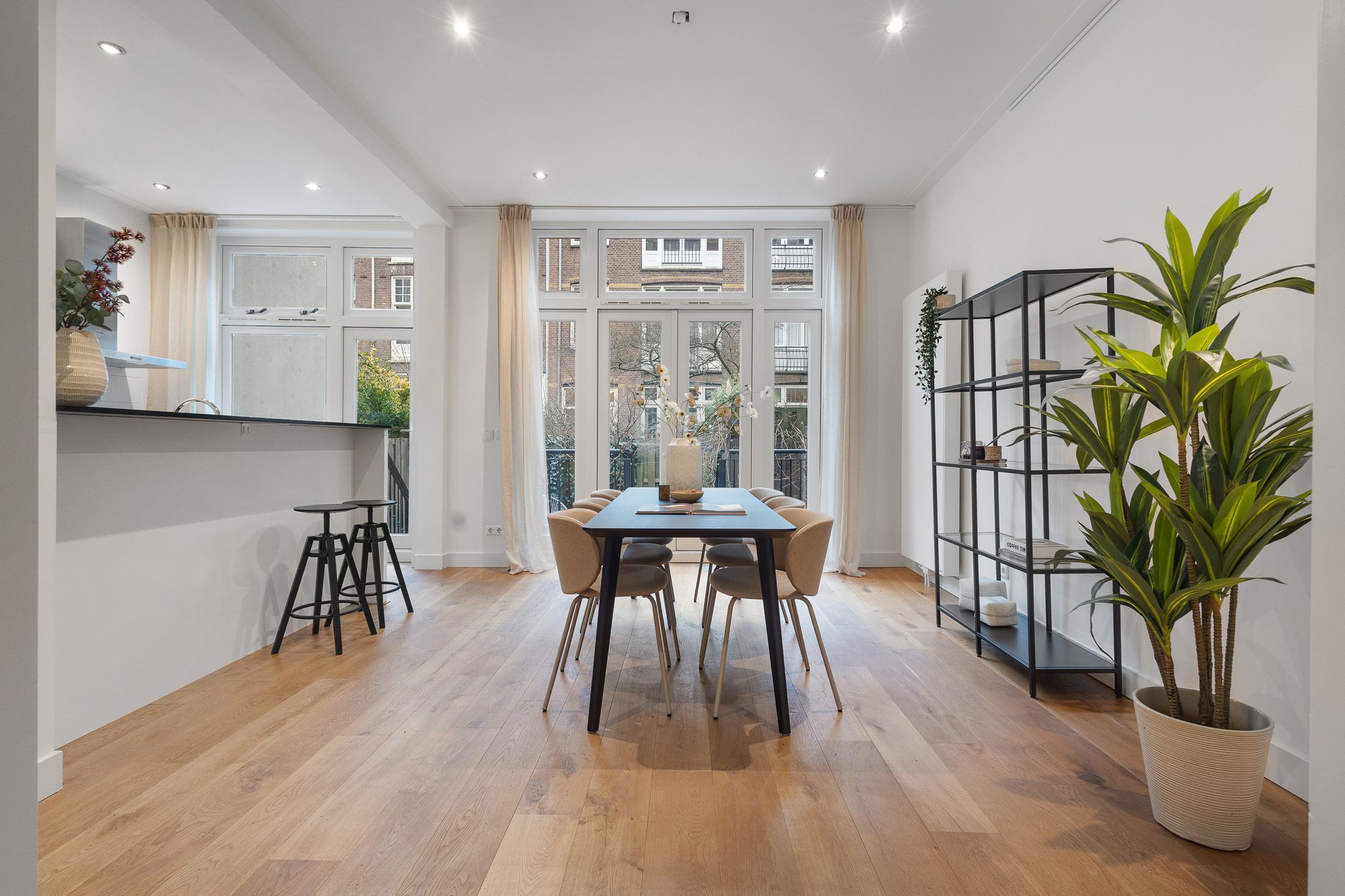 Photo 15 of Valeriusstraat 145-E