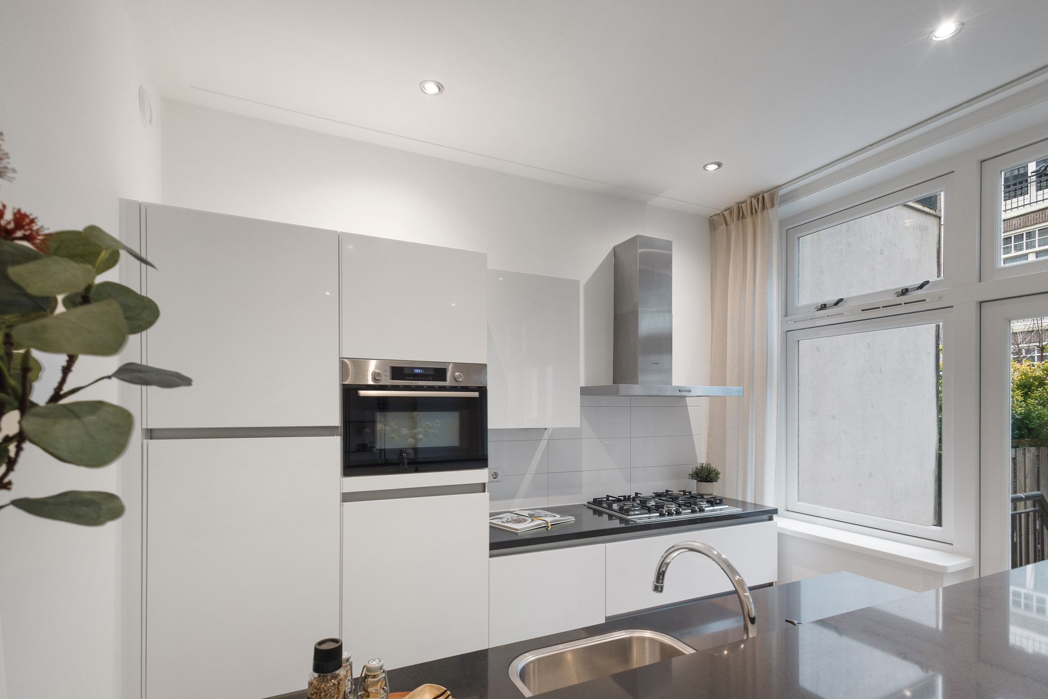 Photo 27 of Valeriusstraat 145-E