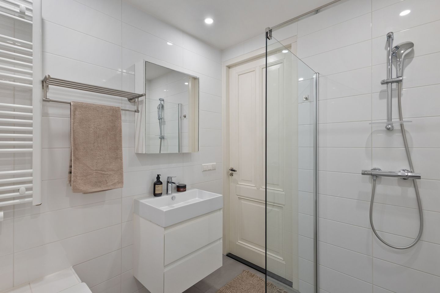 Photo 44 of Valeriusstraat 145-E