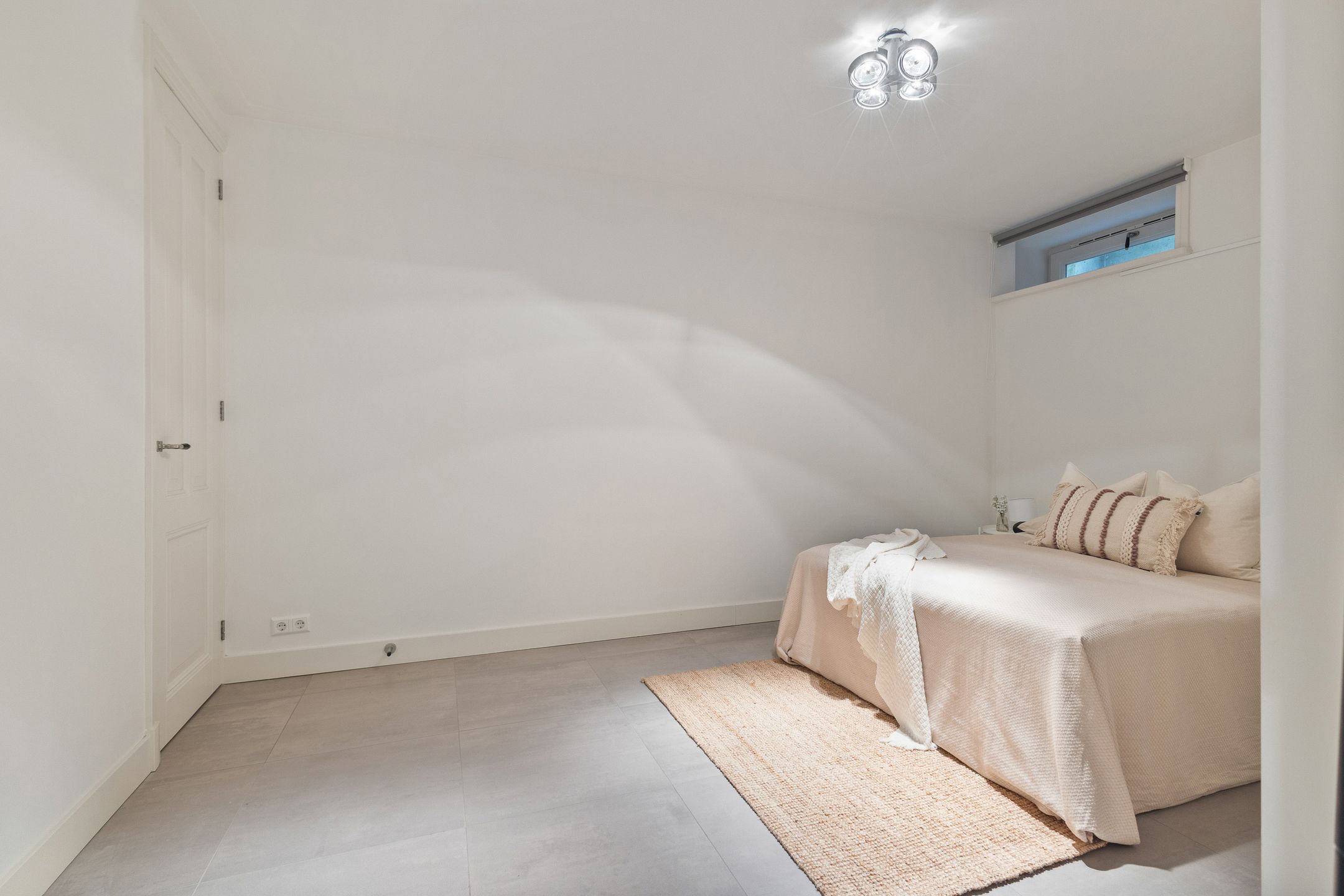 Photo 36 of Valeriusstraat 145-E