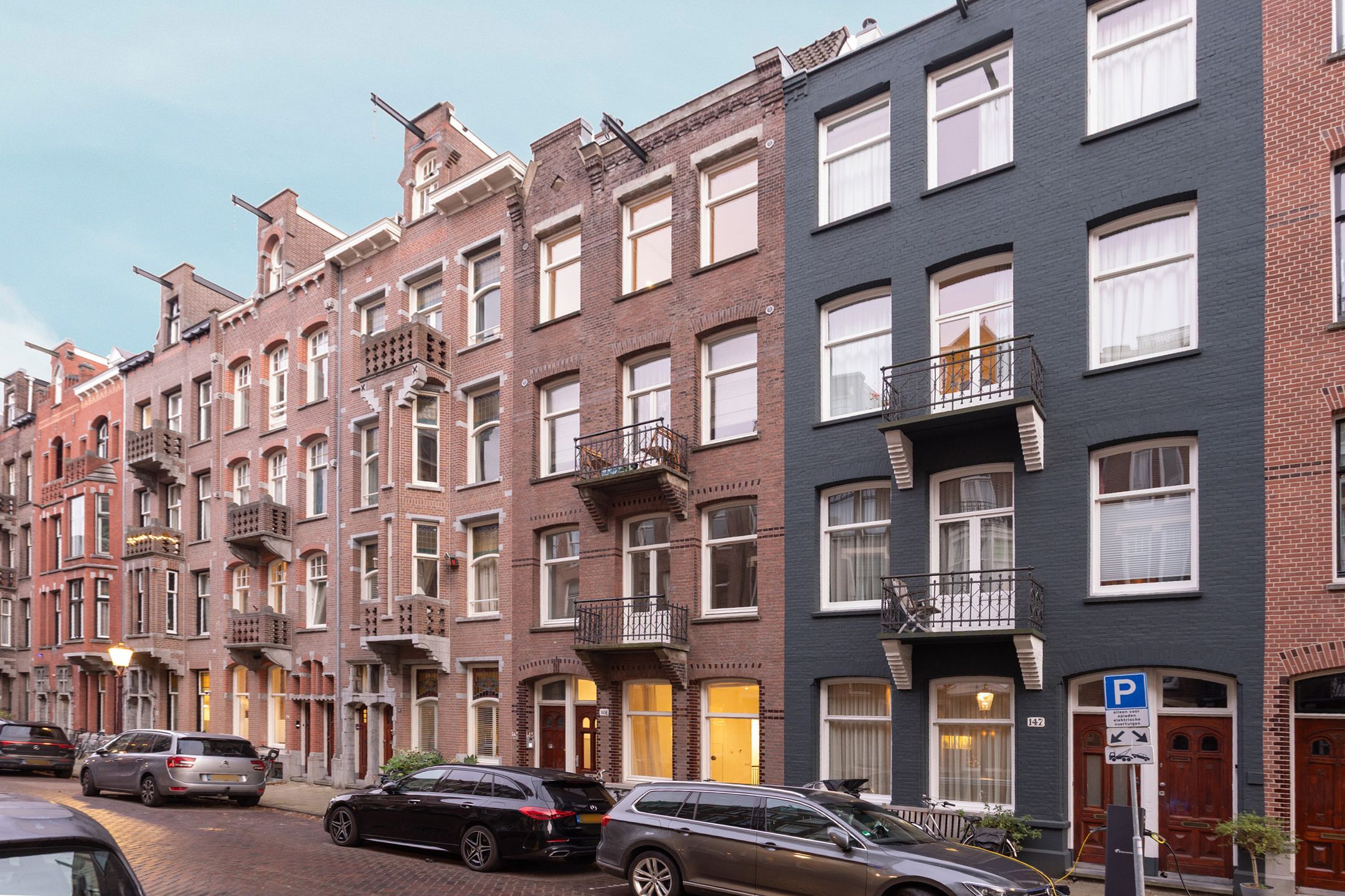 Photo 51 of Valeriusstraat 145-E