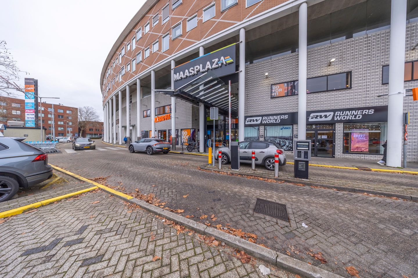 Bekijk foto 3 van Korte Parallelweg 155