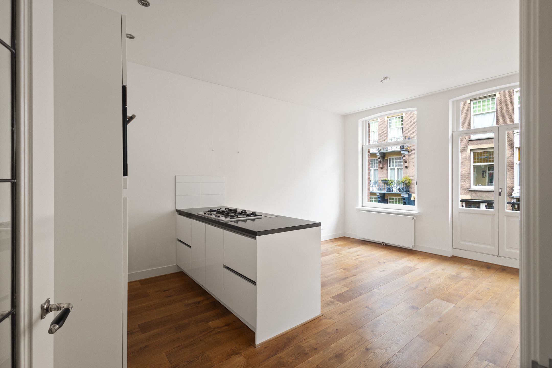 Photo 6 of Valeriusstraat 145-A