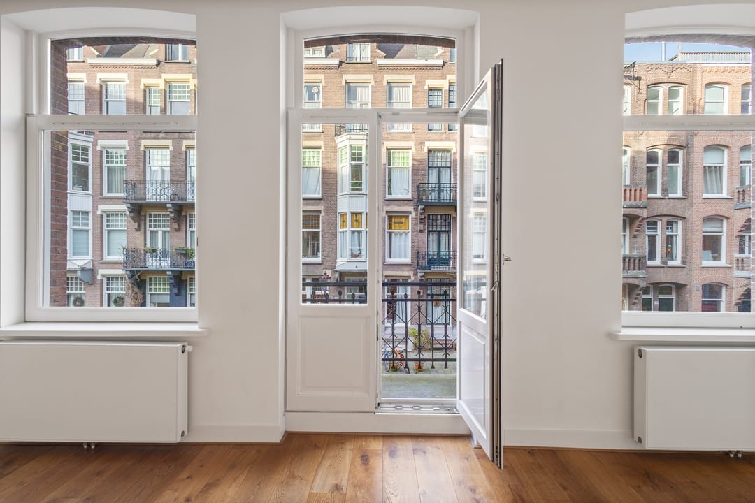 Photo 8 of Valeriusstraat 145-A