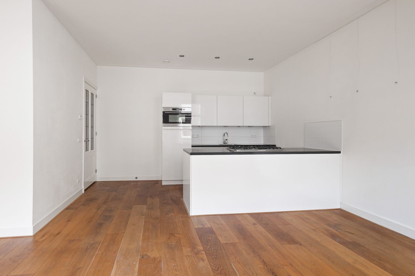 Photo 14 of Valeriusstraat 145-A