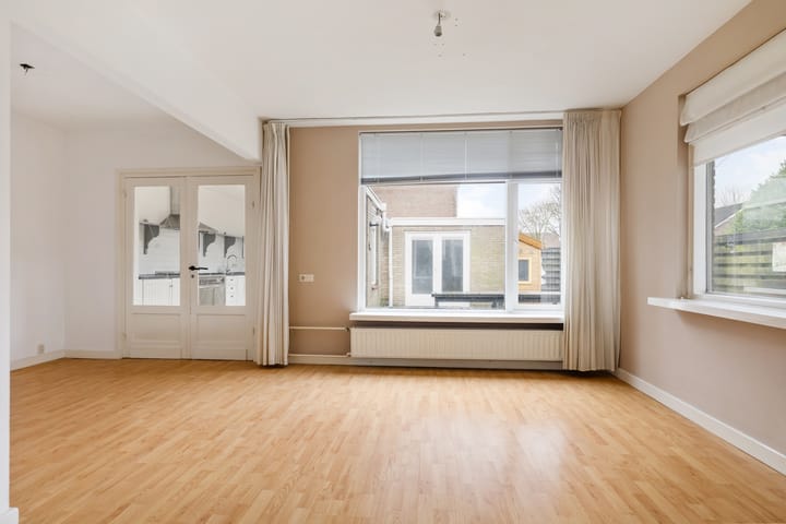 Photo 6 of Emmastraat 2