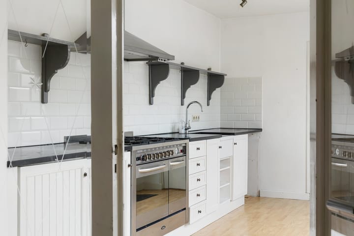 Photo 12 of Emmastraat 2