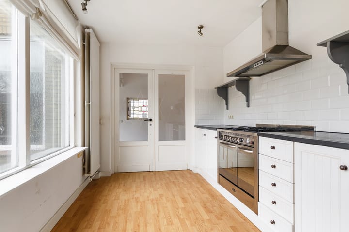 Photo 15 of Emmastraat 2