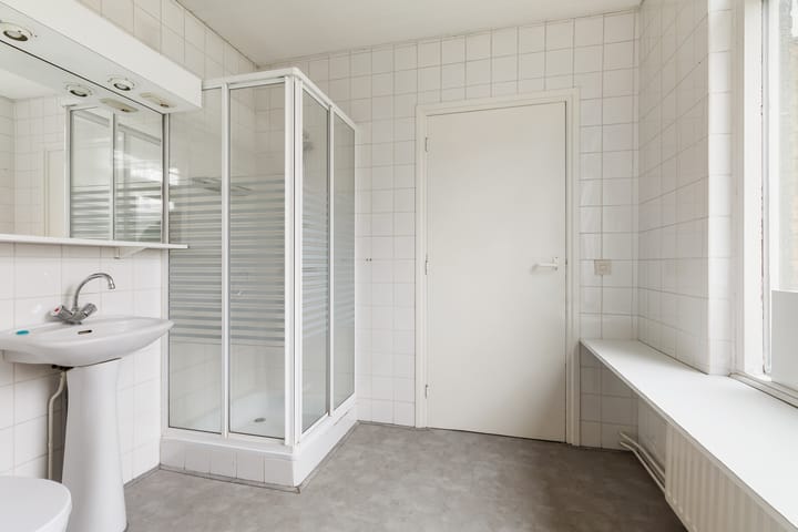 Photo 16 of Emmastraat 2