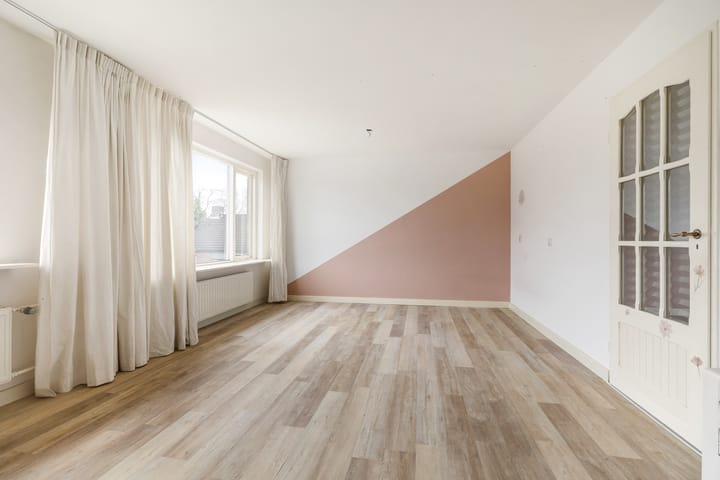 Photo 25 of Emmastraat 2