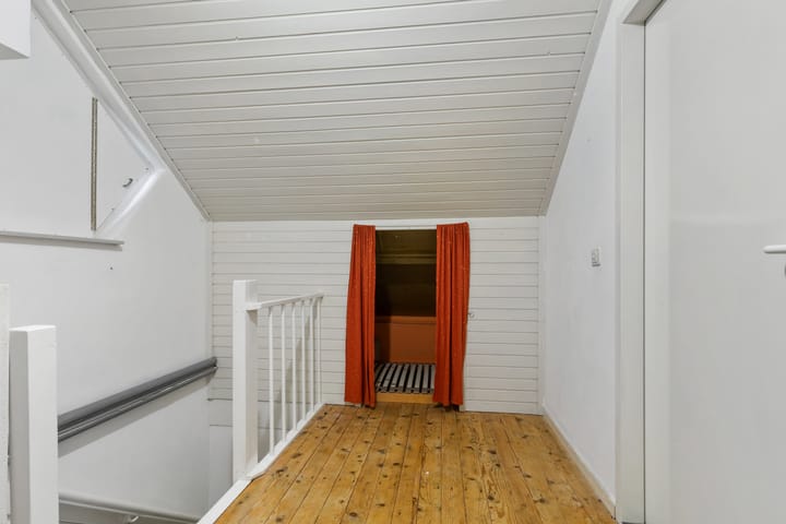 Photo 39 of Emmastraat 2