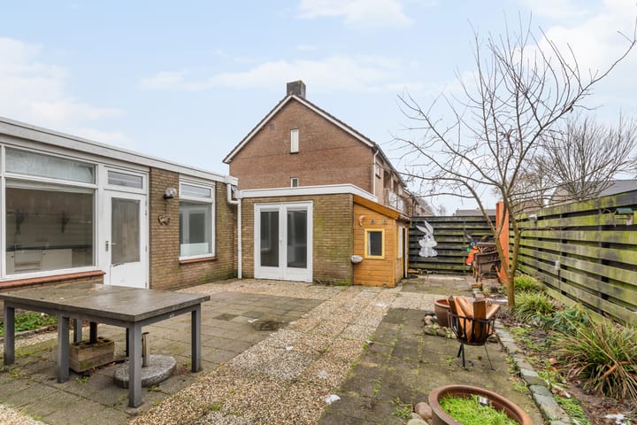 Photo 40 of Emmastraat 2