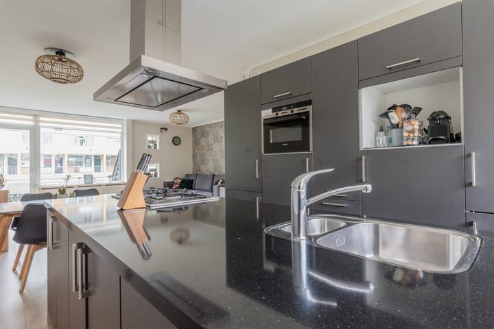 Photo 2 of Karel Doormanlaan 212