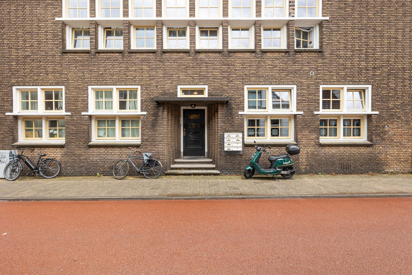 Photo 5 of Van Karnebeekstraat 69-F