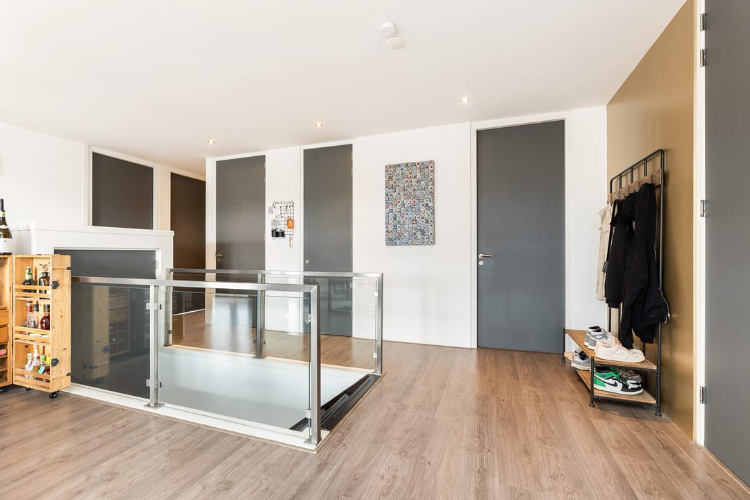 Photo 8 of Van Karnebeekstraat 69-F