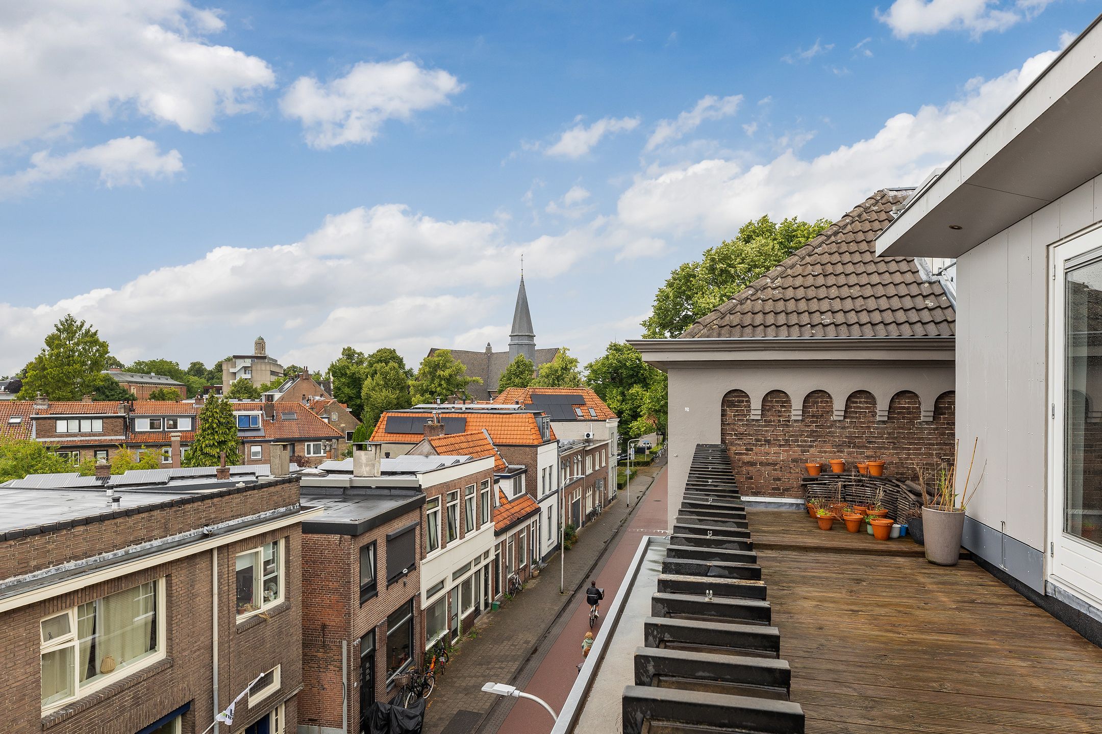 Photo 18 of Van Karnebeekstraat 69-F