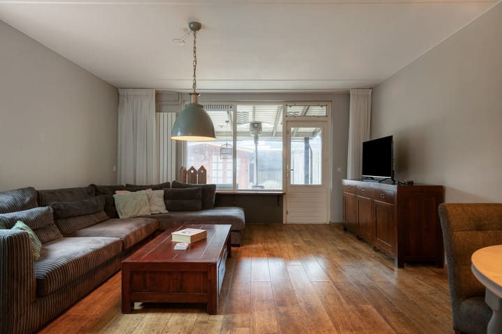 Foto 4 van Kamillestraat 52