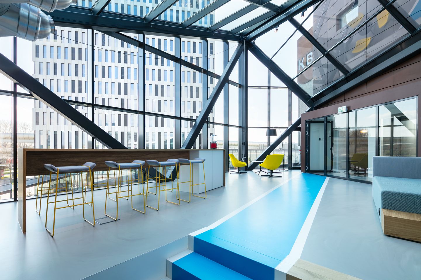 View photo 1 of Paul van Vlissingenstraat 10-A