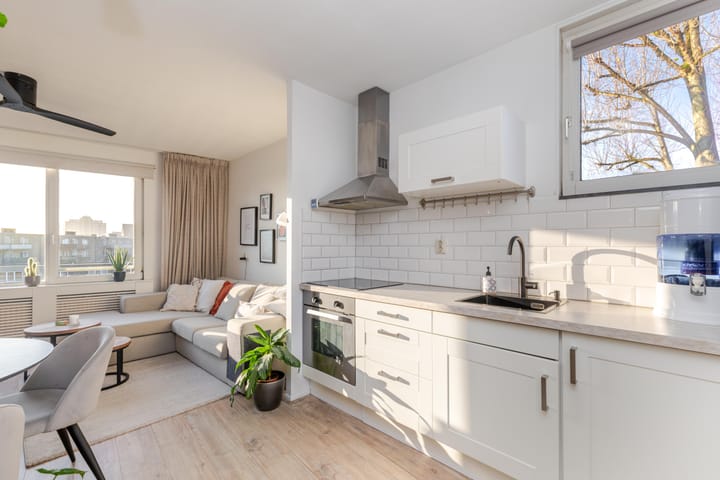 Photo 16 of Willem Brouwerstraat 11