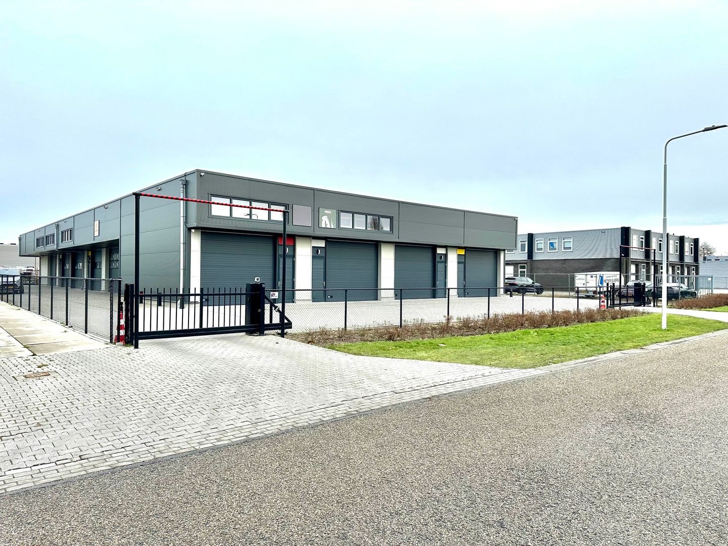 Bekijk foto 1 van De Tjonger 6-B