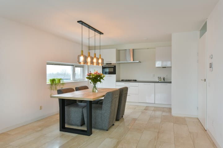 Foto 4 van Weegbree 105