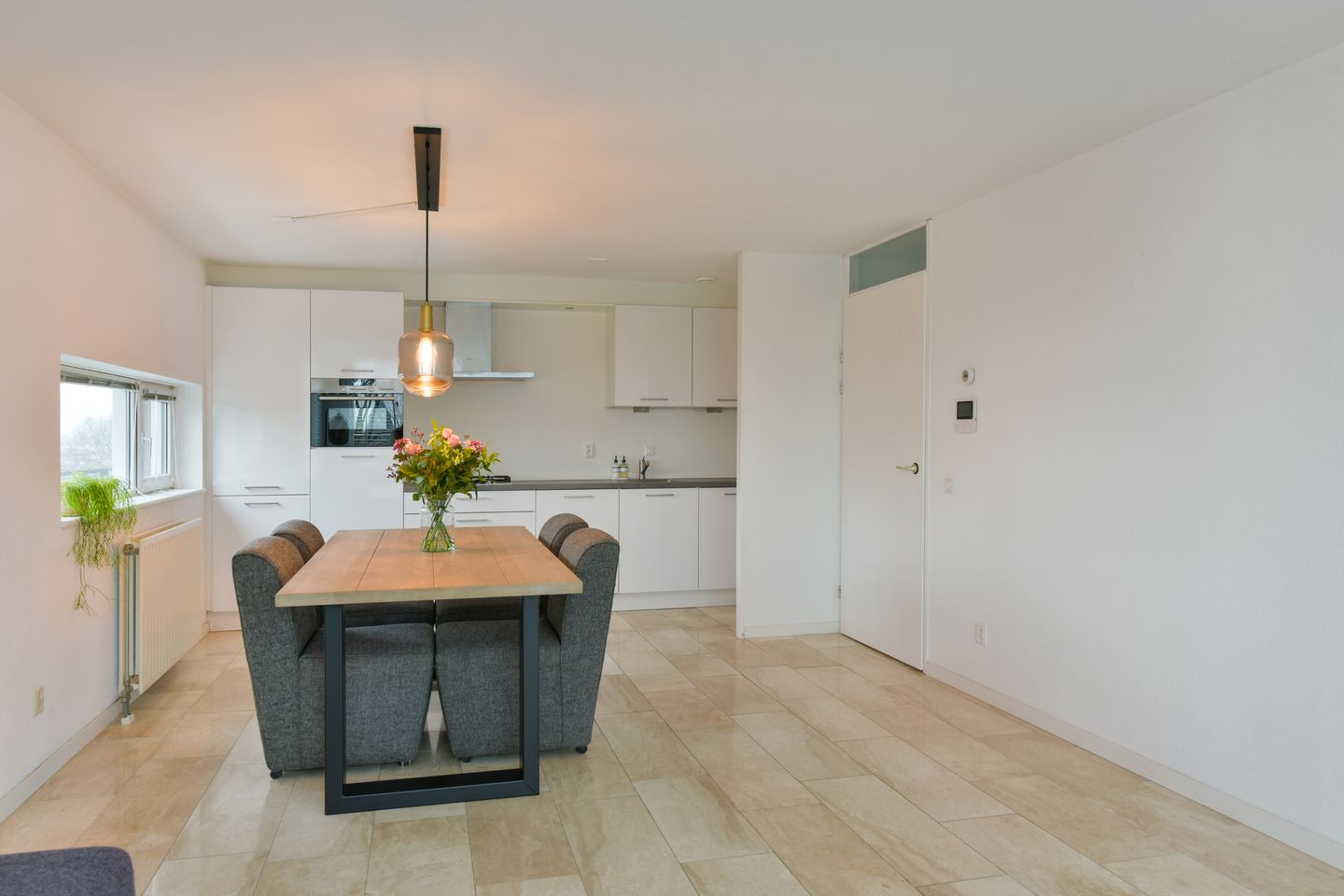 Foto 5 van Weegbree 105