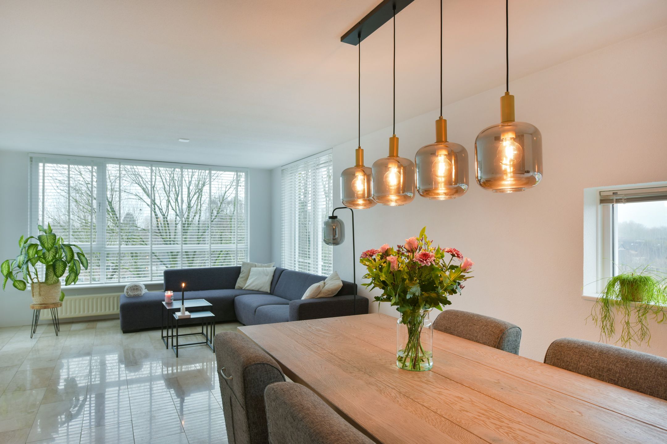 Foto 12 van Weegbree 105