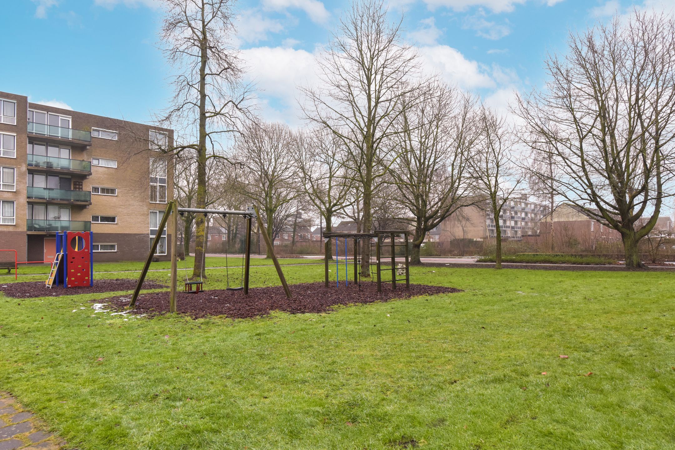 Foto 24 van Weegbree 105