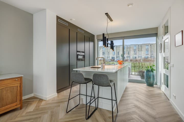 Photo 11 of Overschie 76