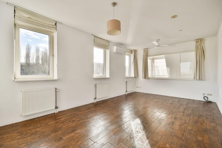 Foto 28 van Paros 23