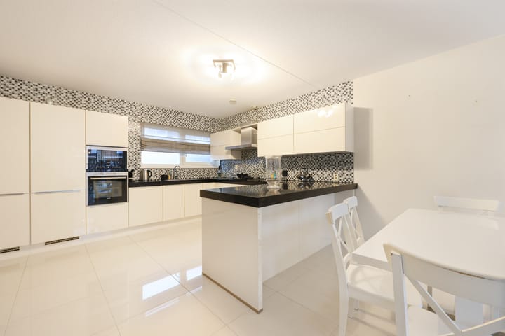 Foto 6 van P.L. Marnettestraat 39