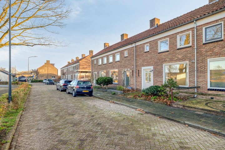 Photo 27 of Julianalaan 27