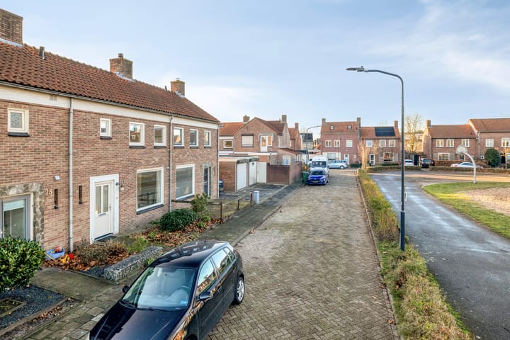 Photo 28 of Julianalaan 27