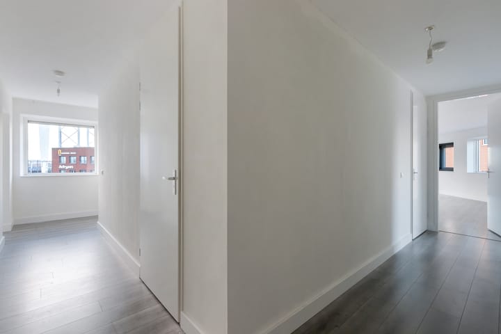 Foto 8 van Korte Parallelweg 87