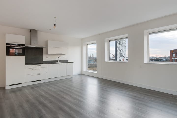 Foto 12 van Korte Parallelweg 87