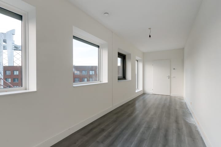 Foto 18 van Korte Parallelweg 87