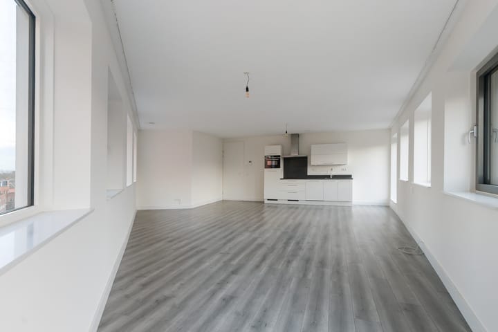 Foto 11 van Korte Parallelweg 87