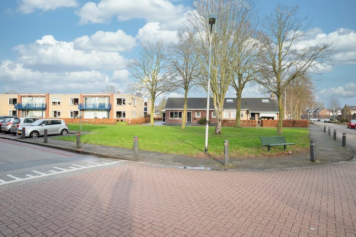 Foto 7 van Den Heuvel 49