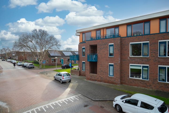 Foto 8 van Den Heuvel 49