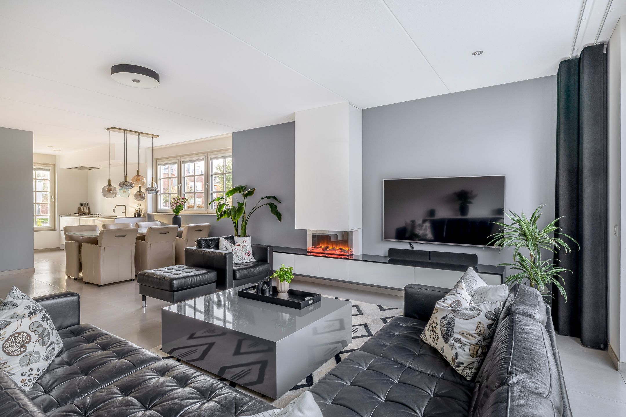 Photo 18 of Louis d'Orlaan 28