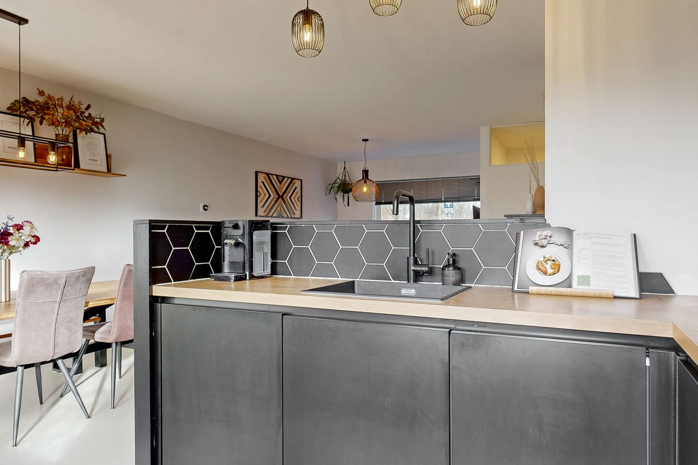 Photo 14 of Nieuwlichtstraat 76