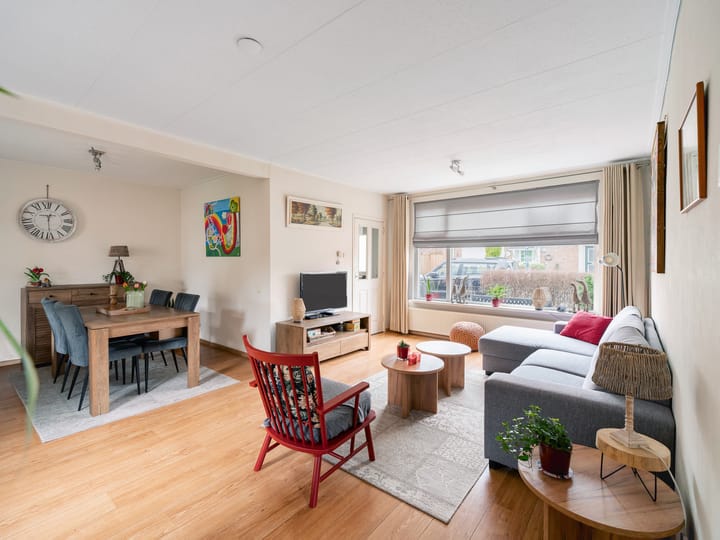 Photo 2 of Pastoor Oomenlaan 32