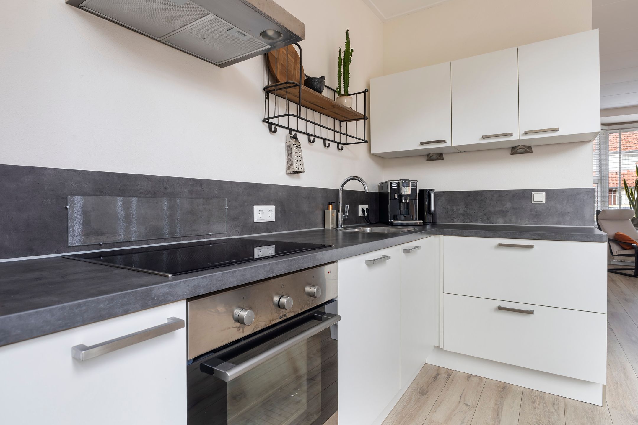 Photo 12 of d'Hondecoeterstraat 27