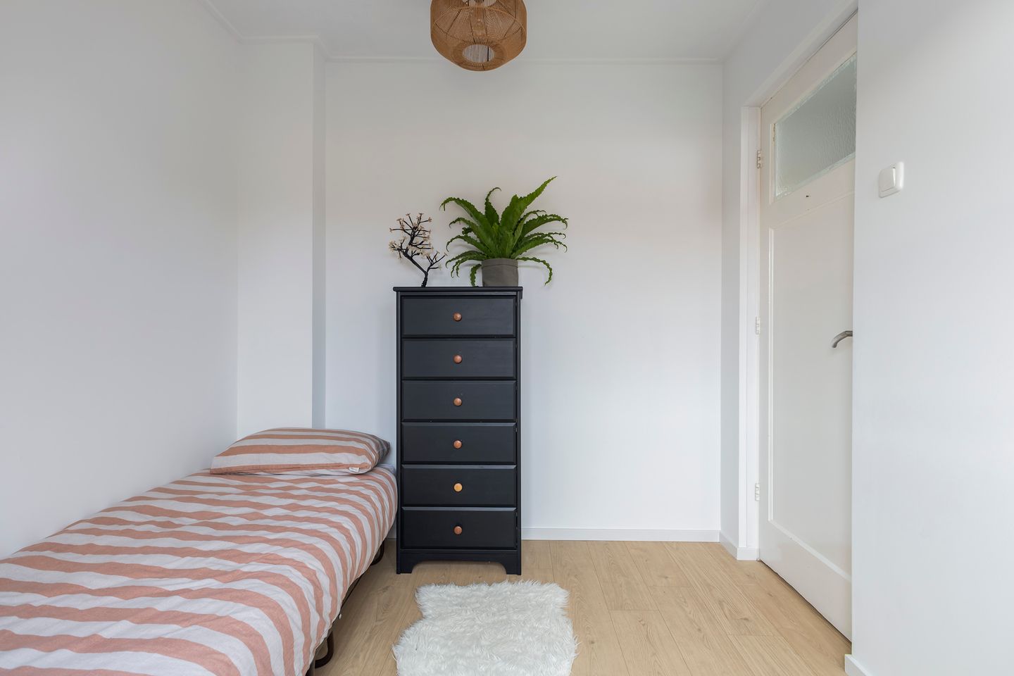 Photo 19 of d'Hondecoeterstraat 27